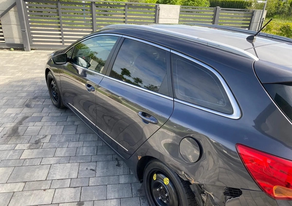 Kia Ceed cena 23900 przebieg: 163900, rok produkcji 2013 z Świecie małe 379